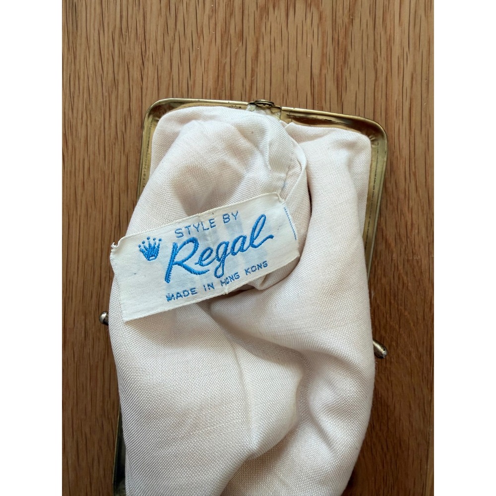 Vtg Mid Century Style by Regal White Floral Candy Beaded Clutch - Picture 6 of 6